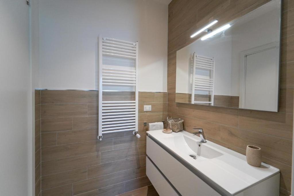 Guest house Wojtyla Airport *